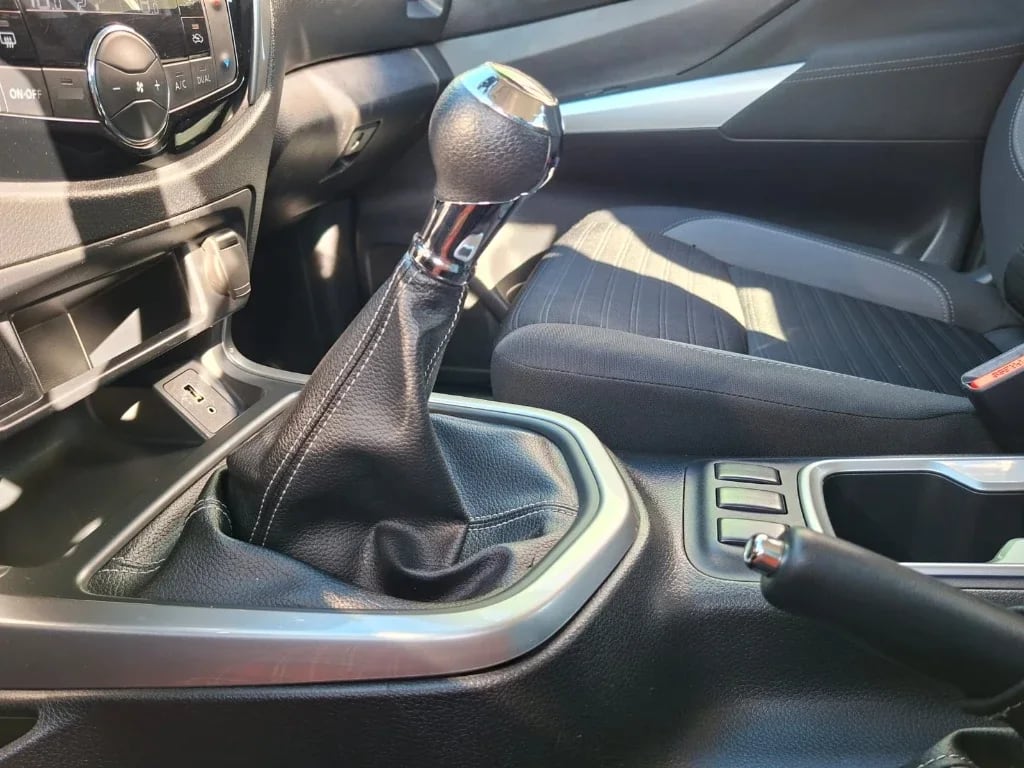 Nissan Navara Dc 4x2 2.3tdi Xe año 2022