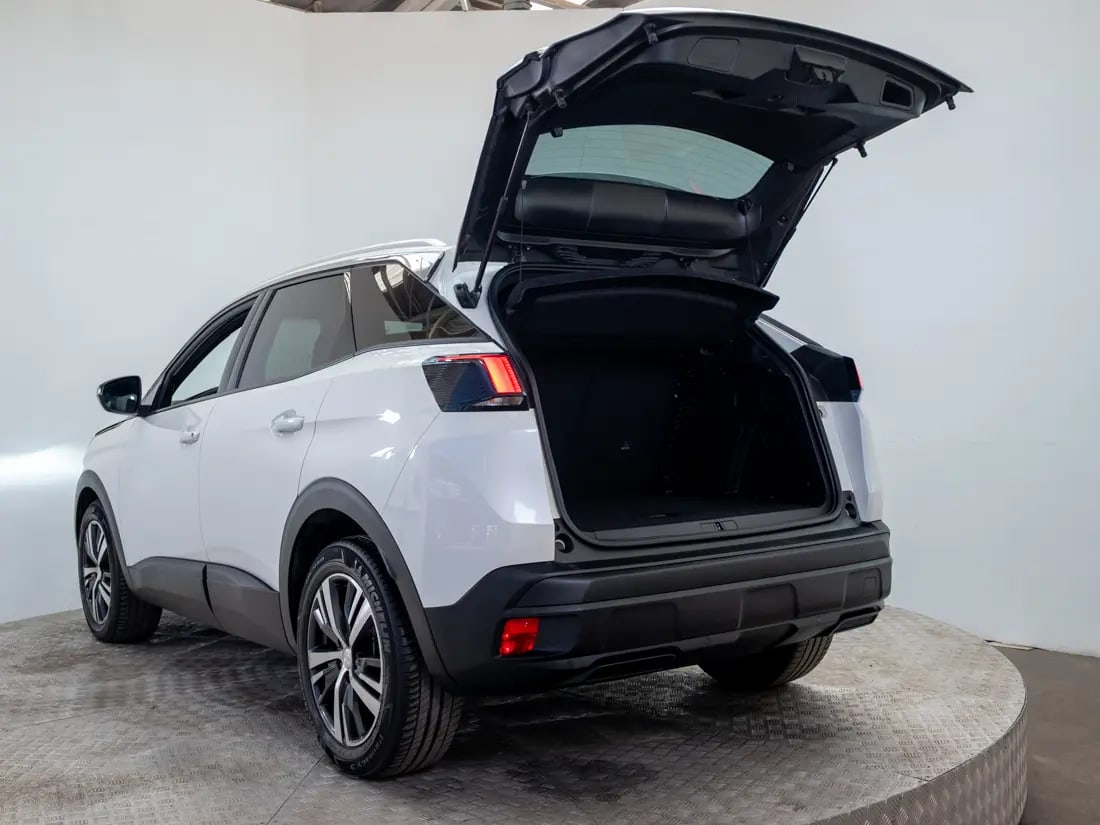 Peugeot 3008 3008 1.2 Active Pack Puretech 130 Mt año 2024