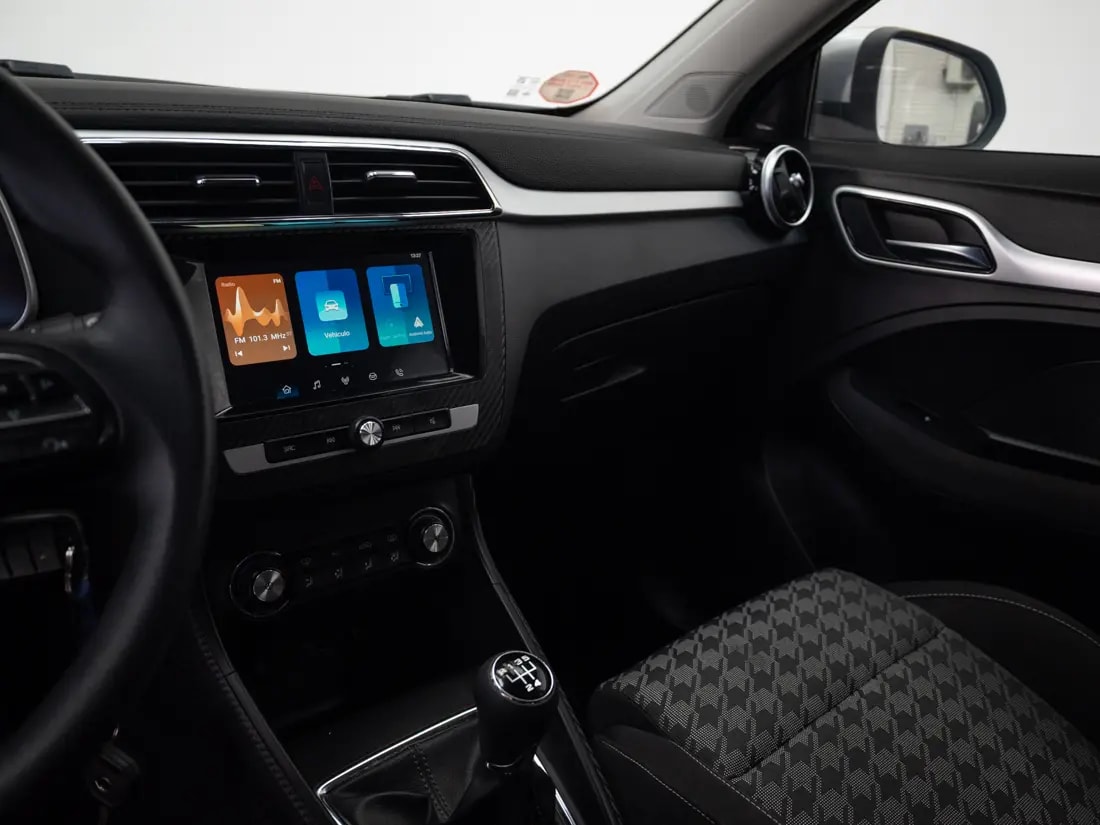 MG Zs 1.5 Std Mt año 2025