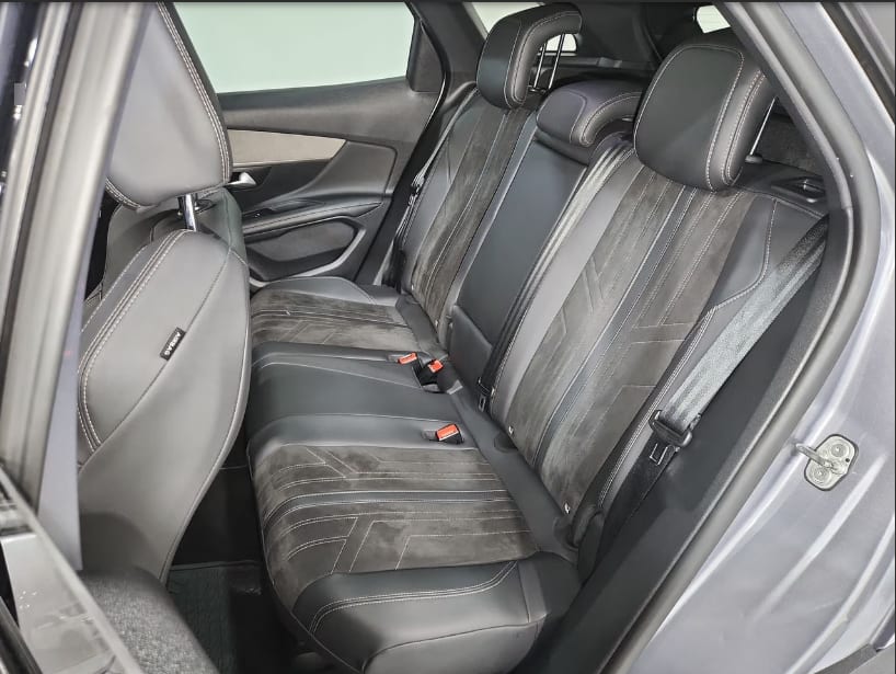 PEUGEOT 3008 1.6 Gt Black Pack Puretech Eat8 At año 2023