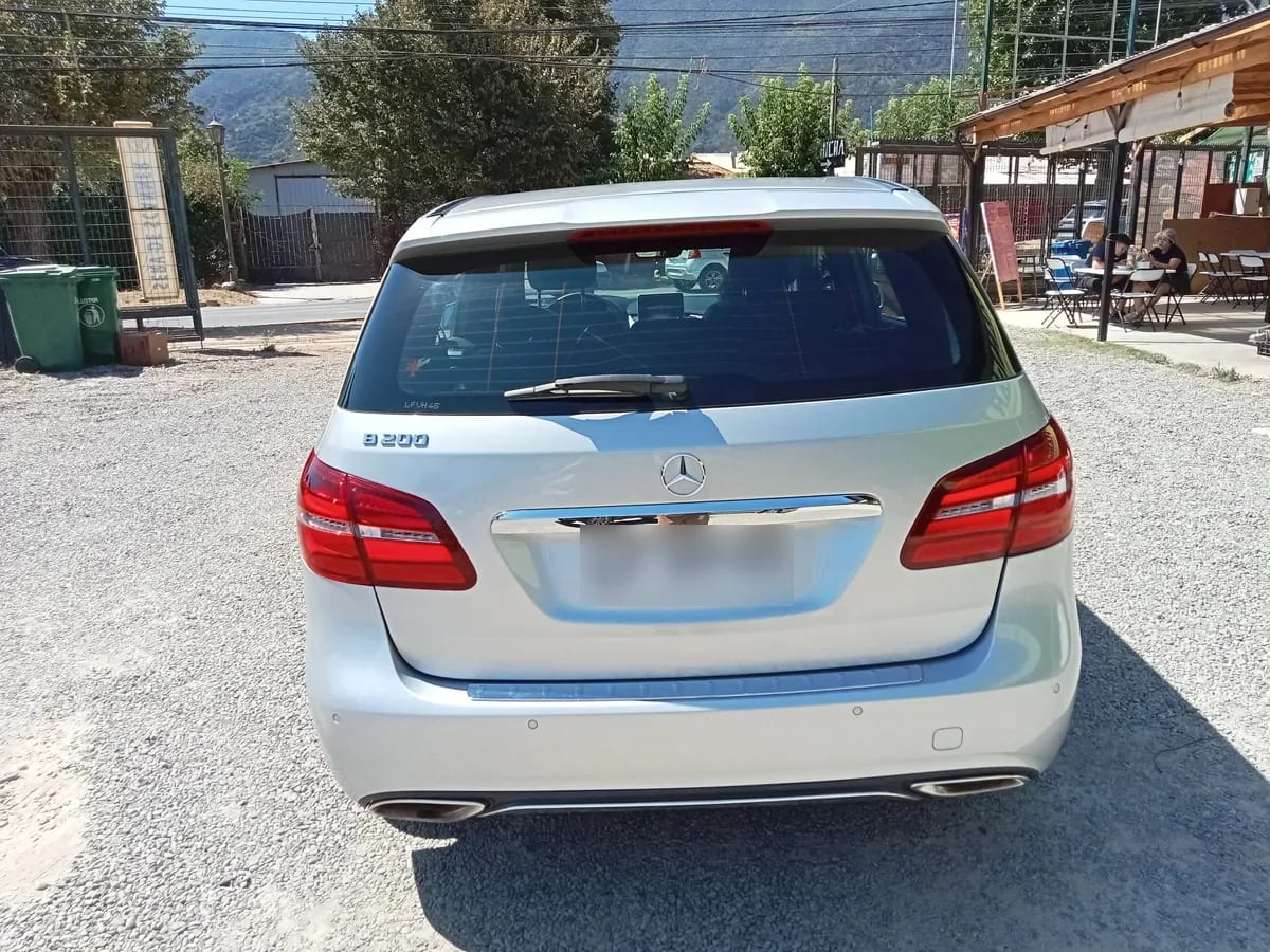 MERCEDES BENZ B200 2.0 At año 2019