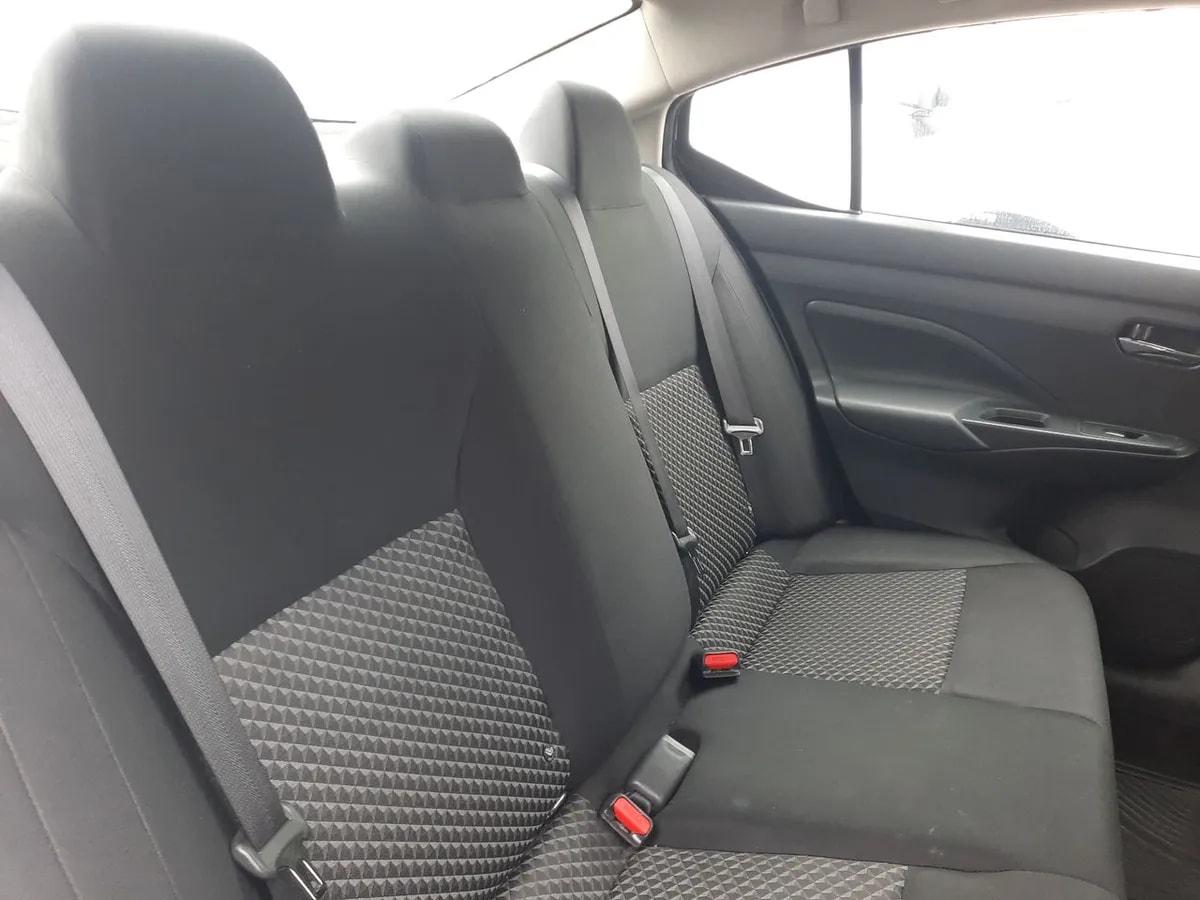 Nissan Versa 1.6 Sense 4x2 Mt 4p año 2023