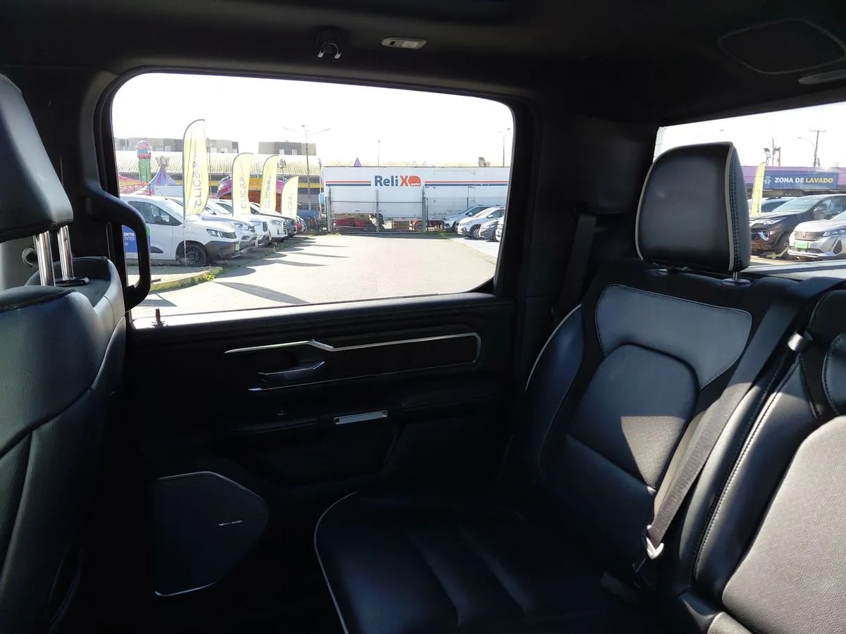 Ram 1500 3.0t Laramie 4x4 Crew Cab At 4p año 2025