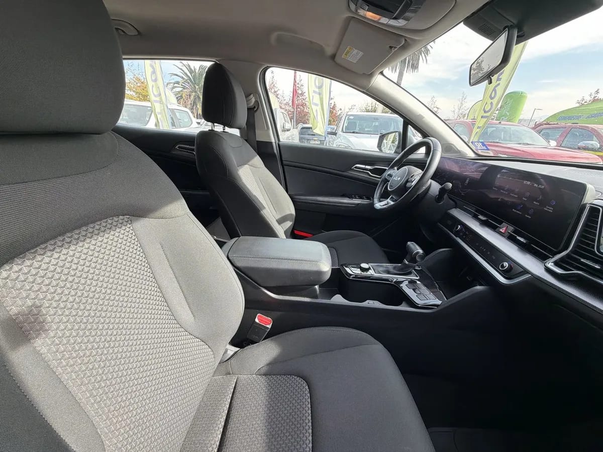 Kia Sportage 2.0 Ex Dies 2wd 8at 5p año 2025