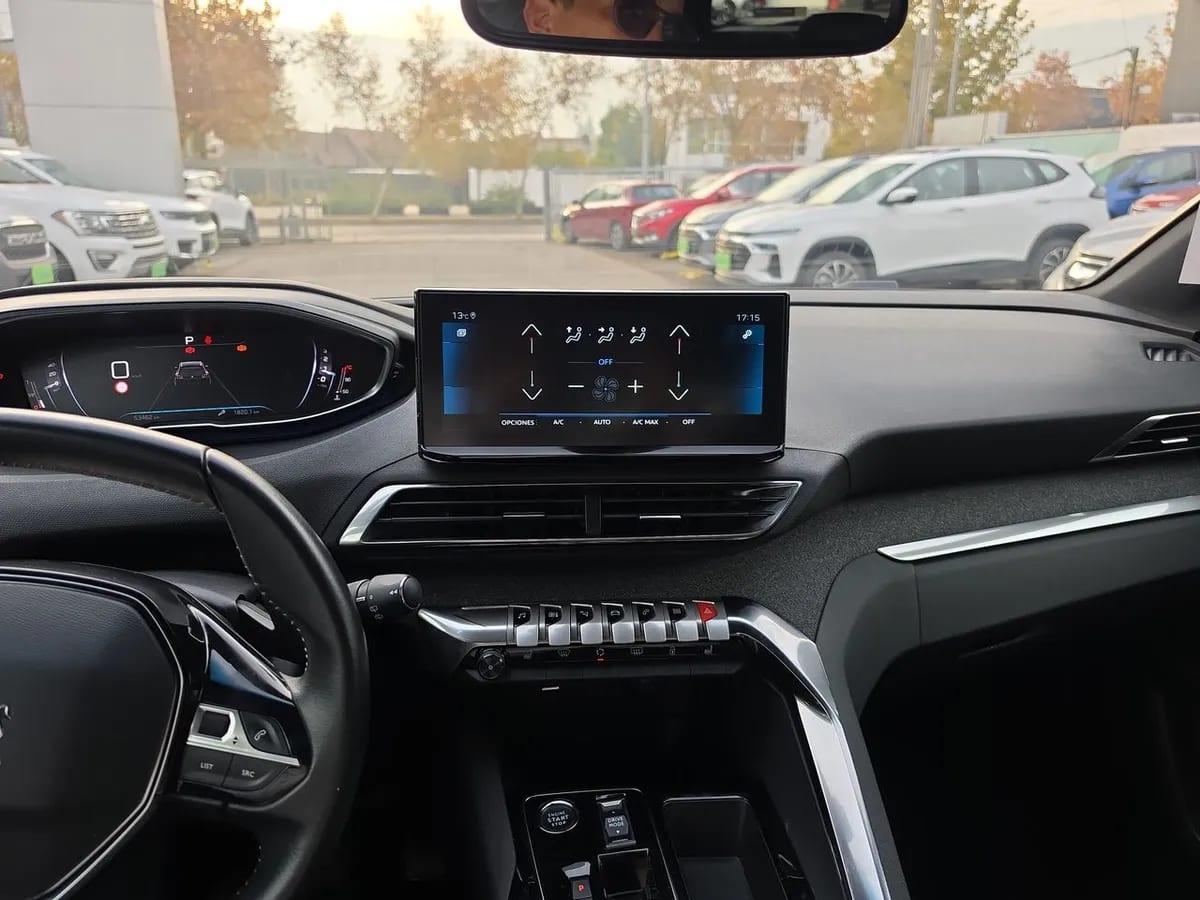 Peugeot 5008 1.5 Allure Pack Bluehdi 130 4x2 Eat8 5p año 2024
