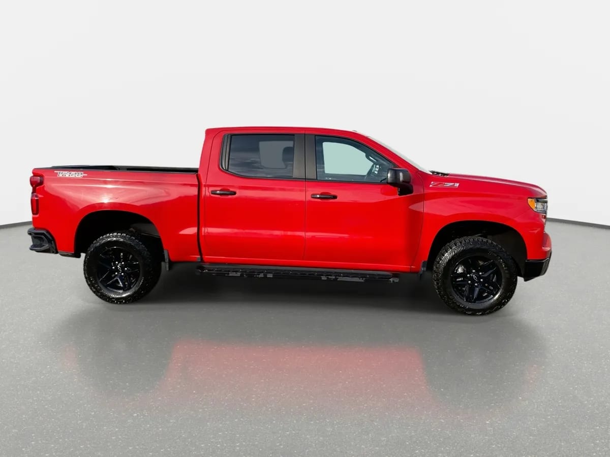 Chevrolet Silverado 5.3 Lt R Trail Boss Z71 4x4 At 4p año 2024