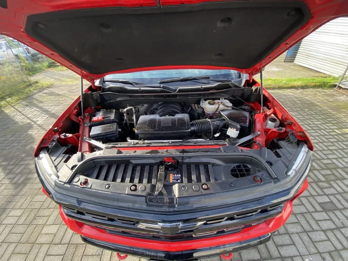 Chevrolet Silverado 5.3 Lt R Trail Boss Z71 4x4 At 4p año 2024