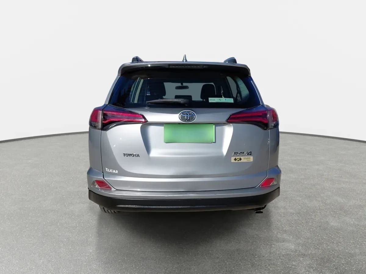 Toyota Rav 4 2.0 Adventure 4x2 Lujo Cvt At 5p año 2019