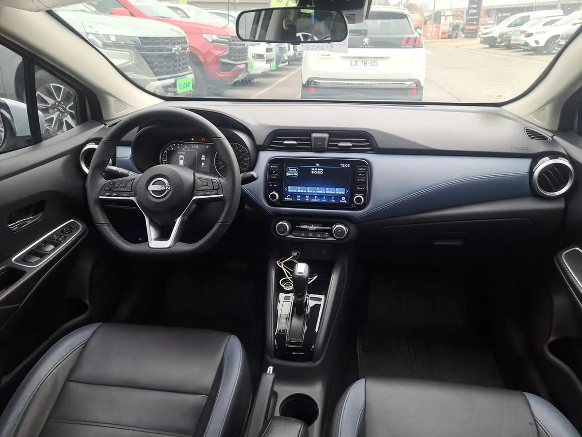 Nissan Versa 1.6 Exclusive 4x2 Ncf Cvt At 4p año 2025