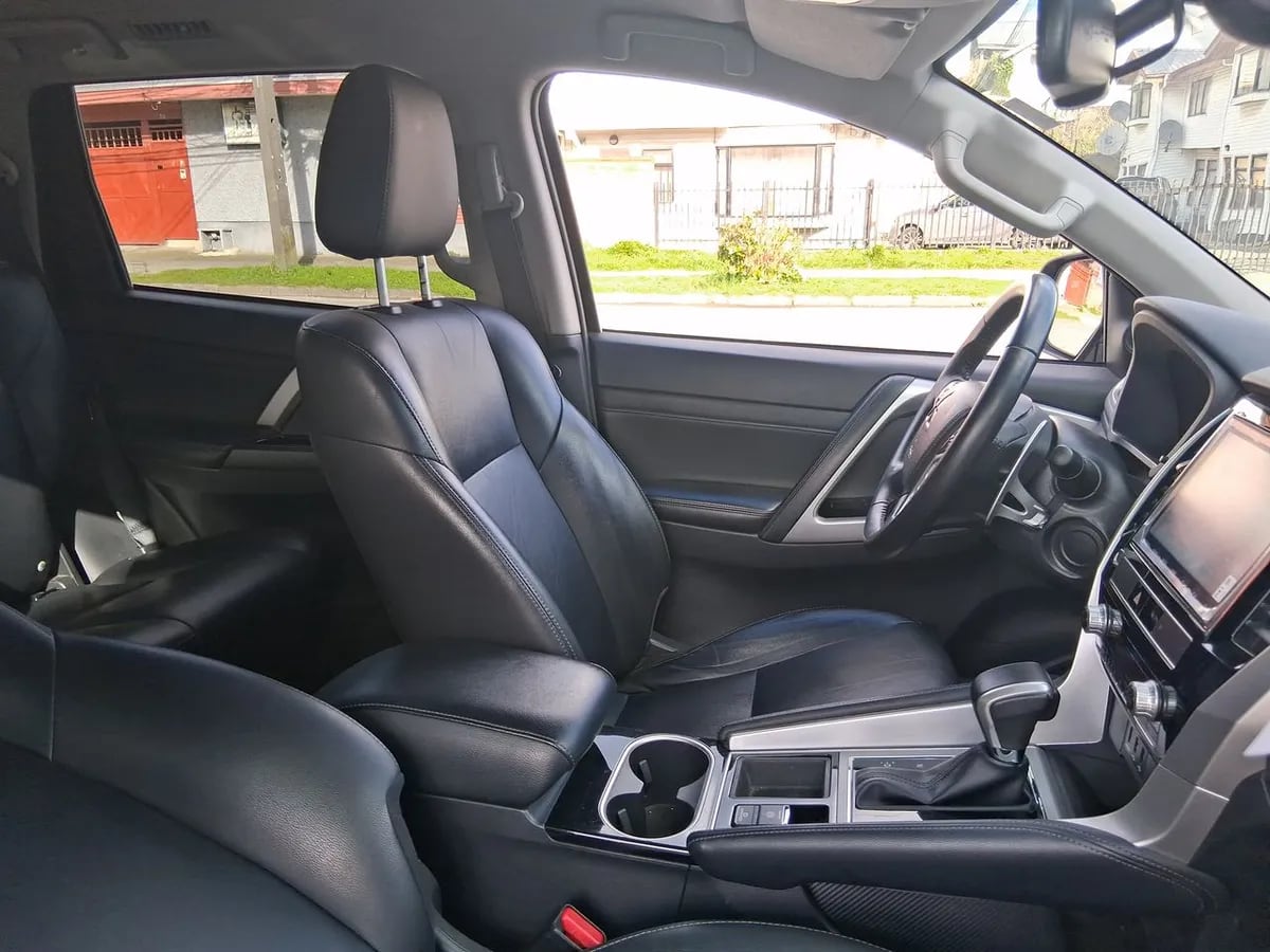 Mitsubishi Montero Sport 3.0 4x2 At 5p año 2024