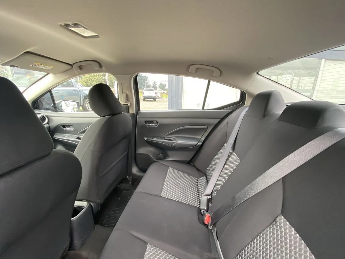 Nissan Versa 1.6 Sense 4x2 Mt 4p año 2023