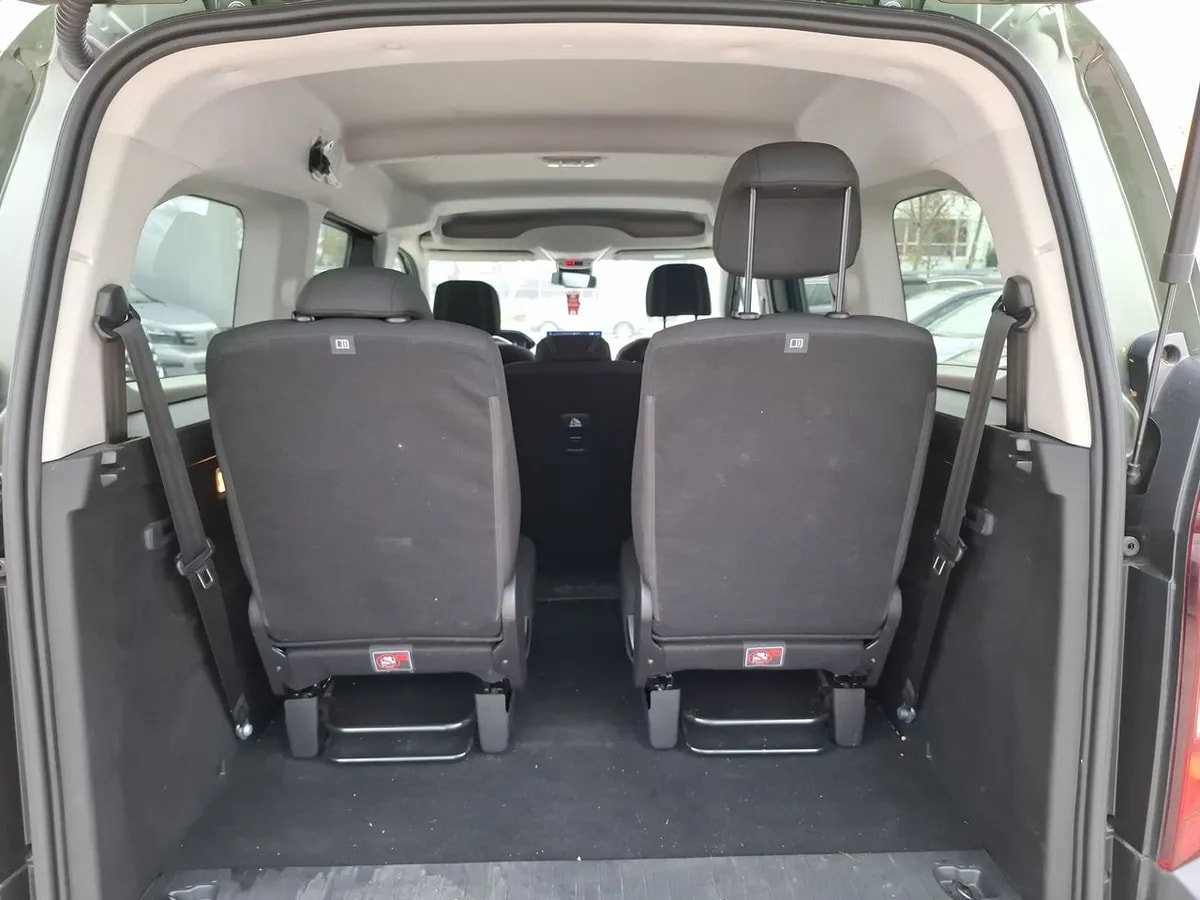 Peugeot Rifter 1.2 Allure Puretech 130hp 4x2 Eat8 5p año 2025