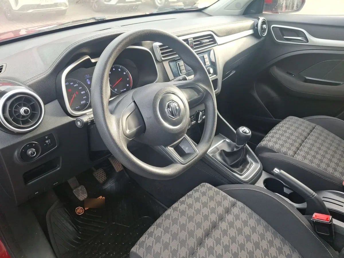 MG Mg Zs 1.5 Std 4x2 Mt 5p año 2023