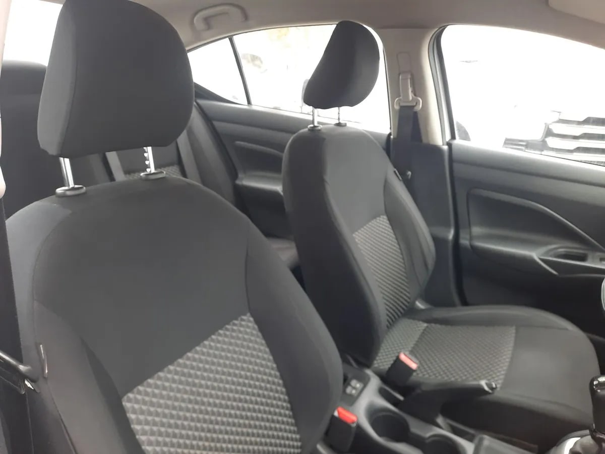 Nissan Versa 1.6 Sense 4x2 Mt 4p año 2023