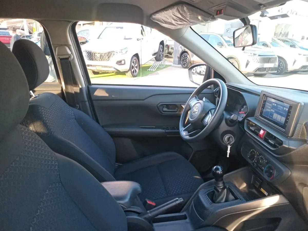 Toyota Raize 1.2 I 4x2 Mt 5p año 2023