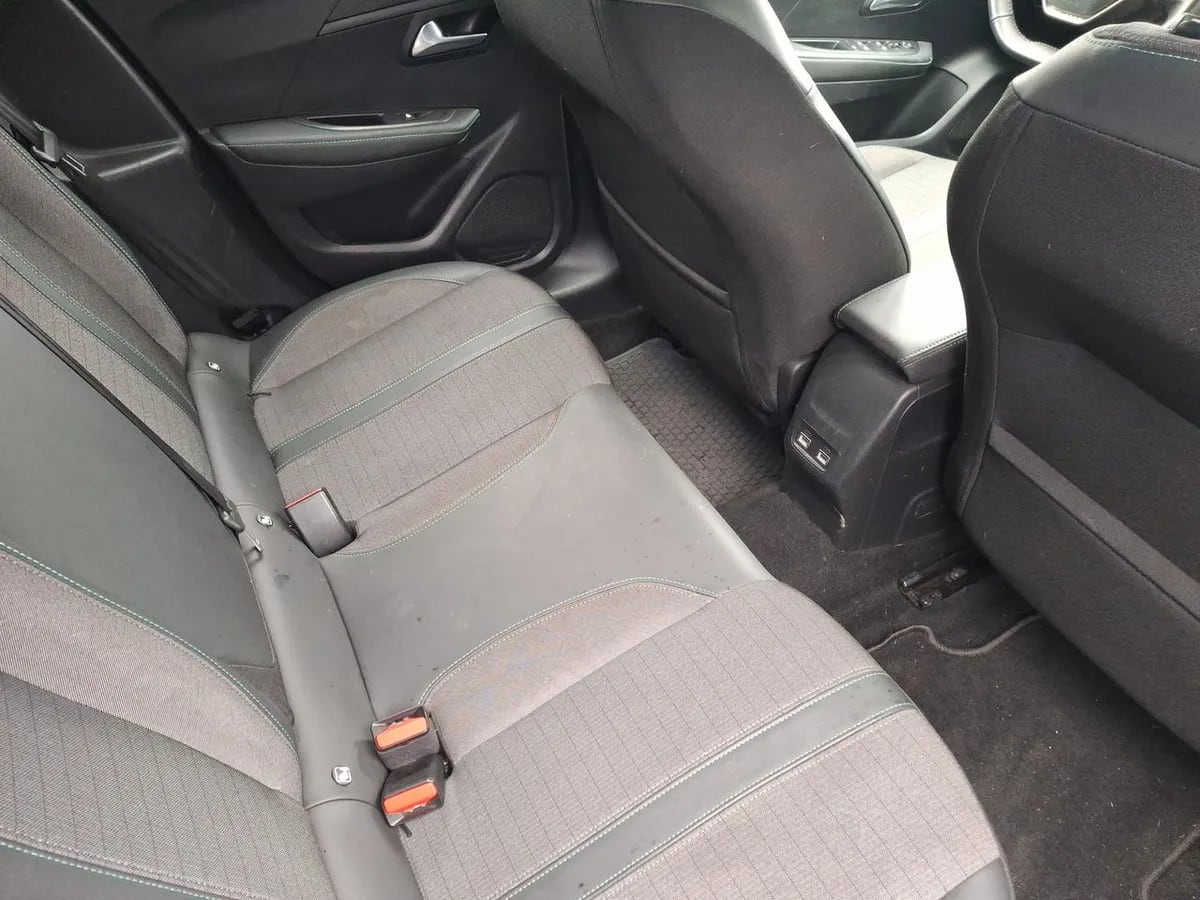 Peugeot 208 1.2 Puretech Allure Pack 130 4x2 Eat8 5p año 2024