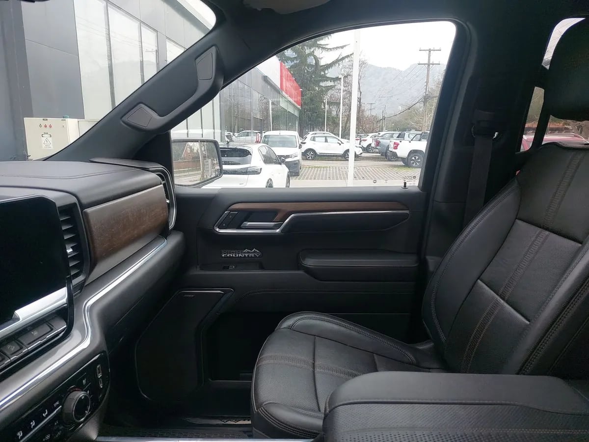 Chevrolet Silverado 3.0 High Country 4x4 At 4p año 2023