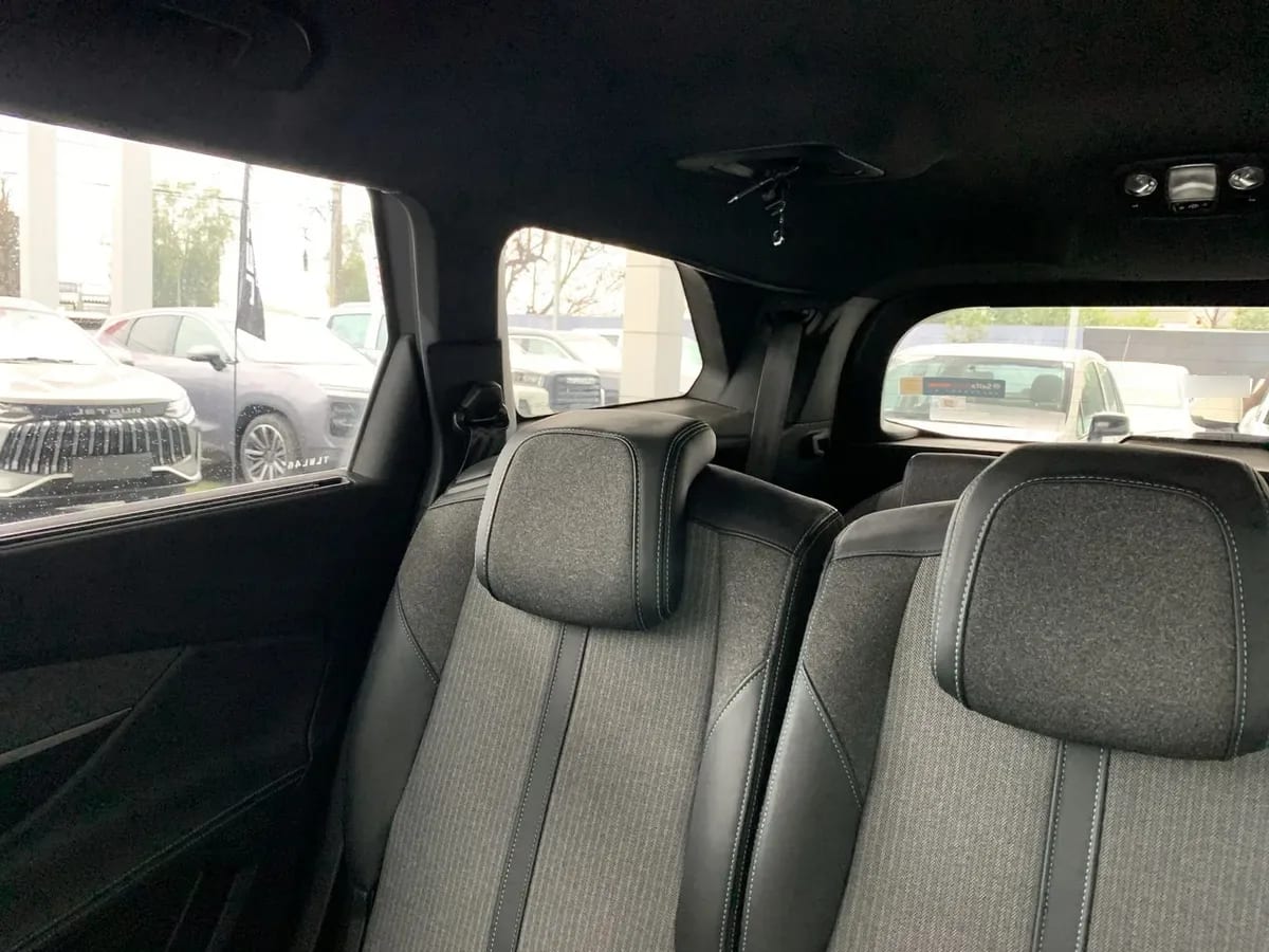 Peugeot 5008 1.5 Allure Pack Bluehdi 130 4x2 Eat8 5p año 2024