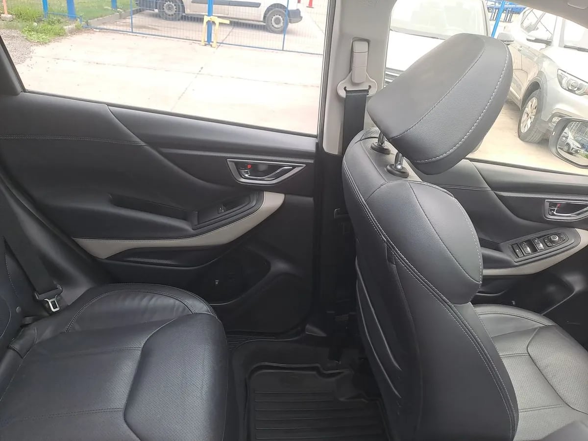 Subaru Forester 2.0i Limited Eyesight Awd At 5p año 2024