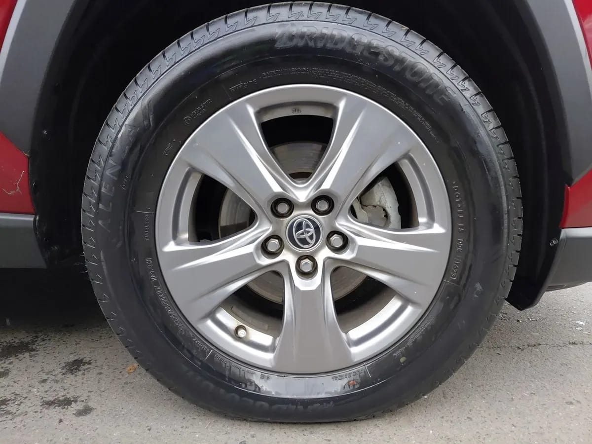 Toyota Rav 4 2.0 Le 4x2 Mt 5p año 2023
