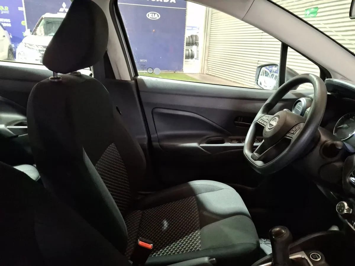 Nissan Versa 1.6 Sense 4x2 Mt 4p año 2024