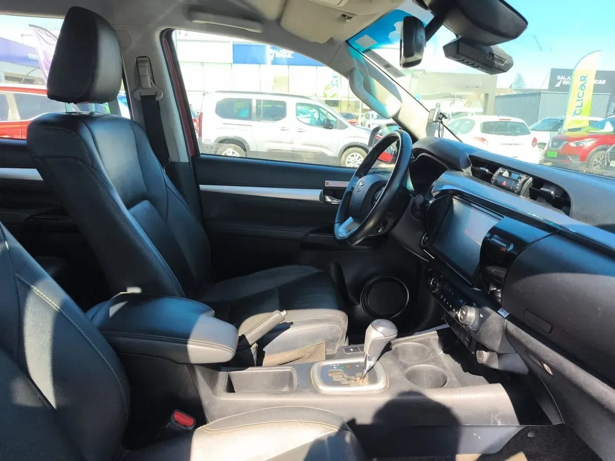 Toyota Hilux 2.8 Srv Diesel 4x4 Dob. Cab. At 4p año 2024