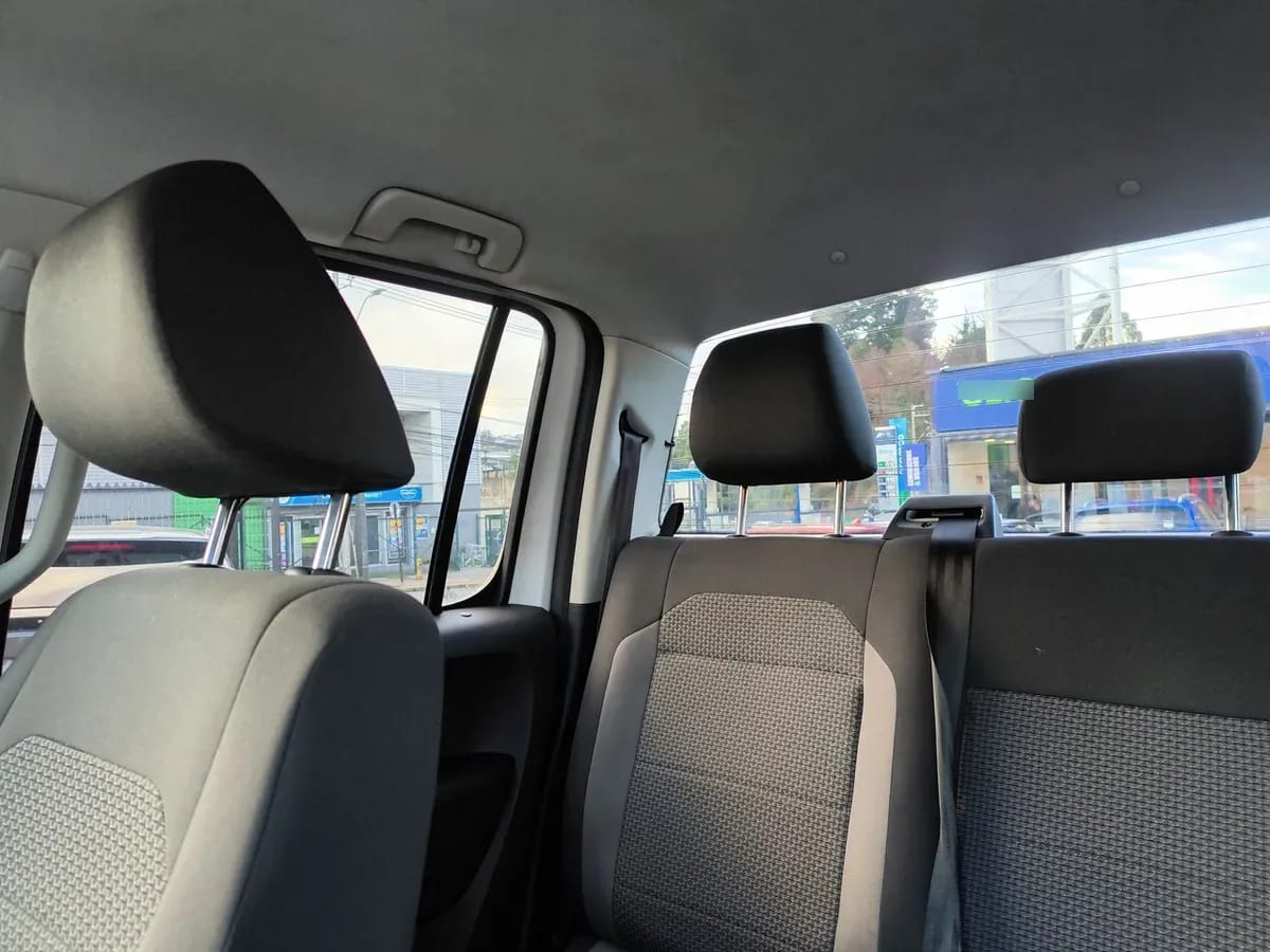 Volkswagen Amarok 2.0 Trendline Diesel 4motion 4x4 Dob. Cab. Mt 4p año 2023