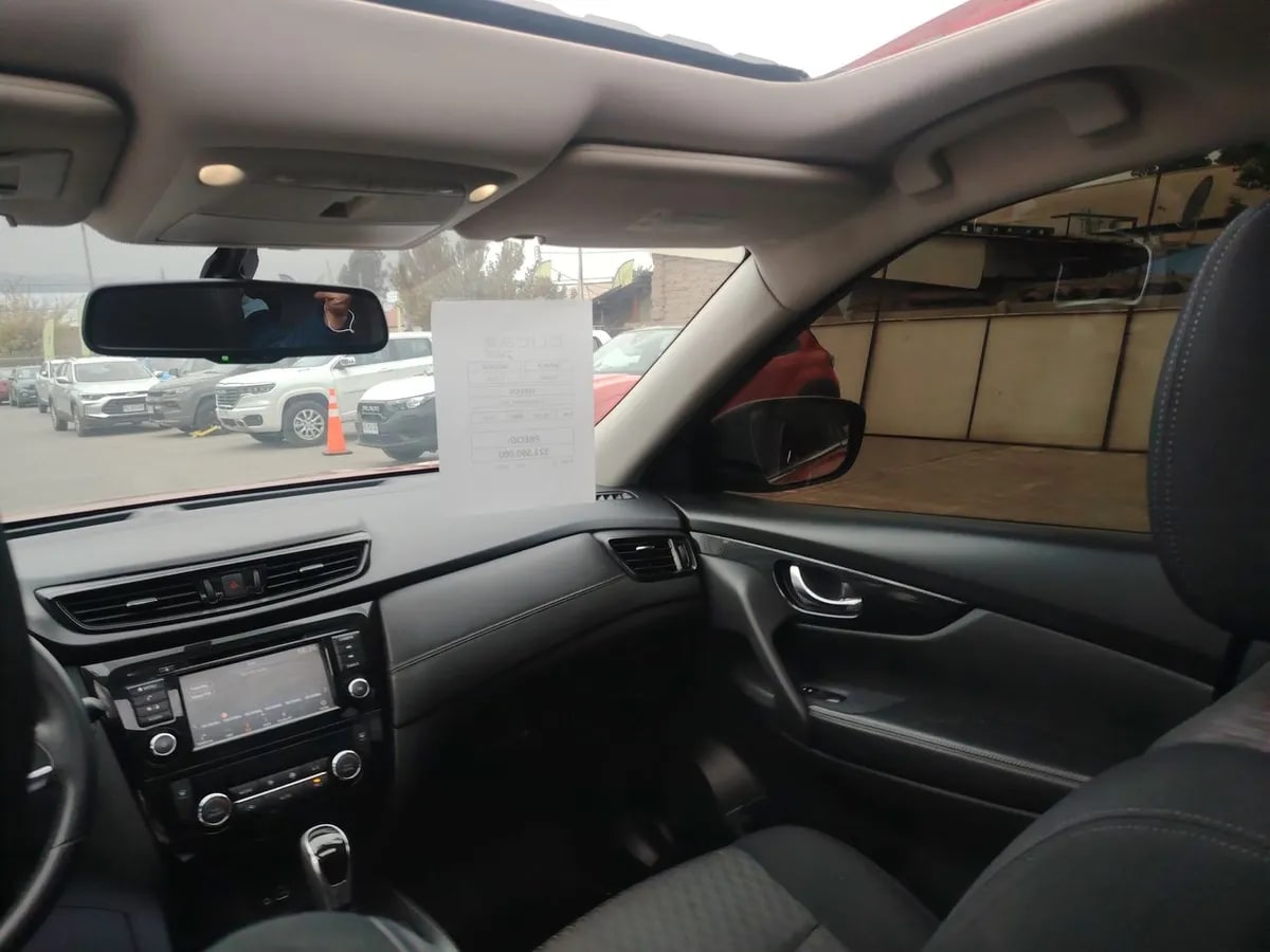 Nissan X-Trail 2.5 Advance 4x2 3row Cvt At 5p año 2023