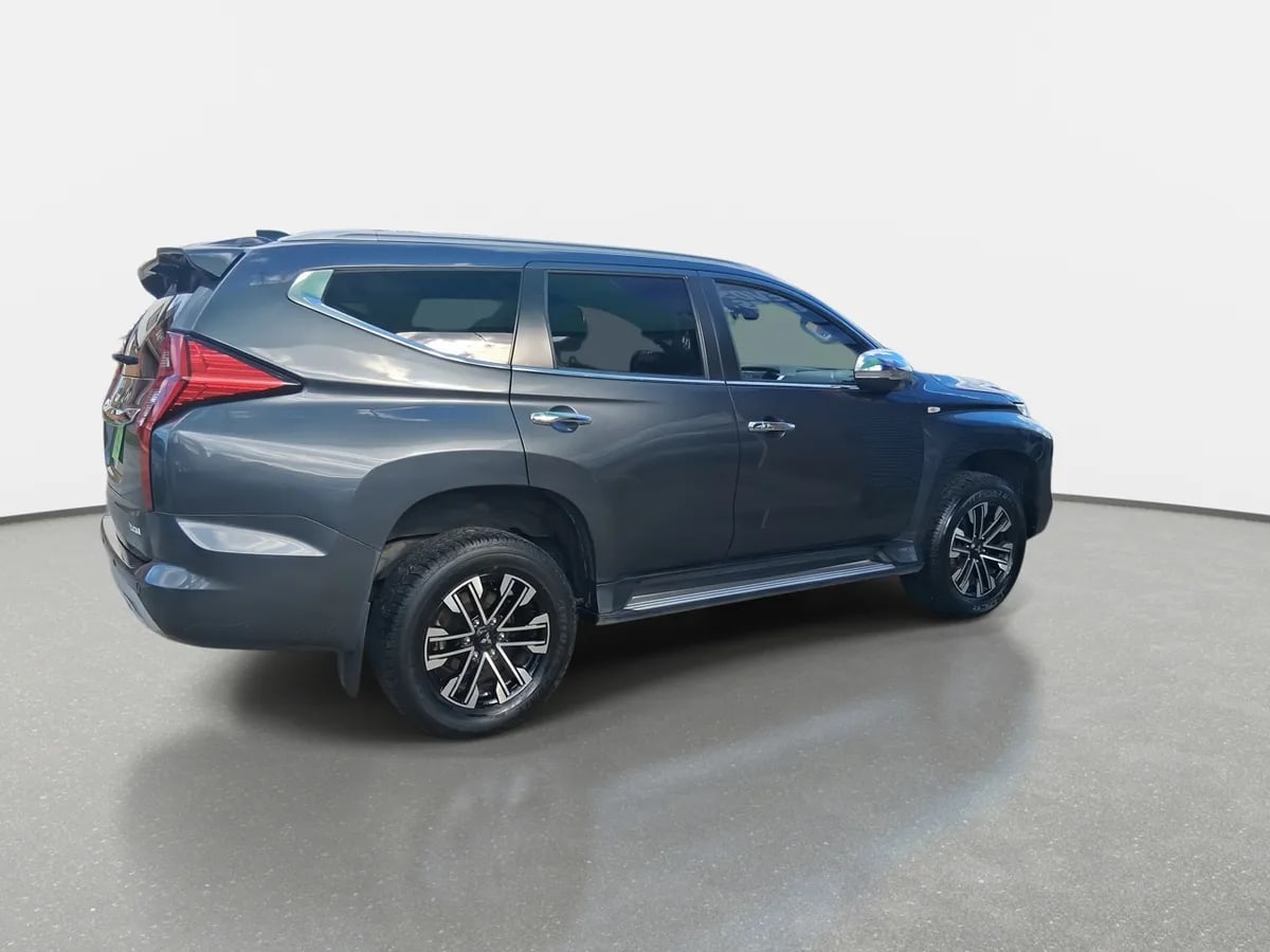 Mitsubishi Montero Sport 3.0 4x2 At 5p año 2024