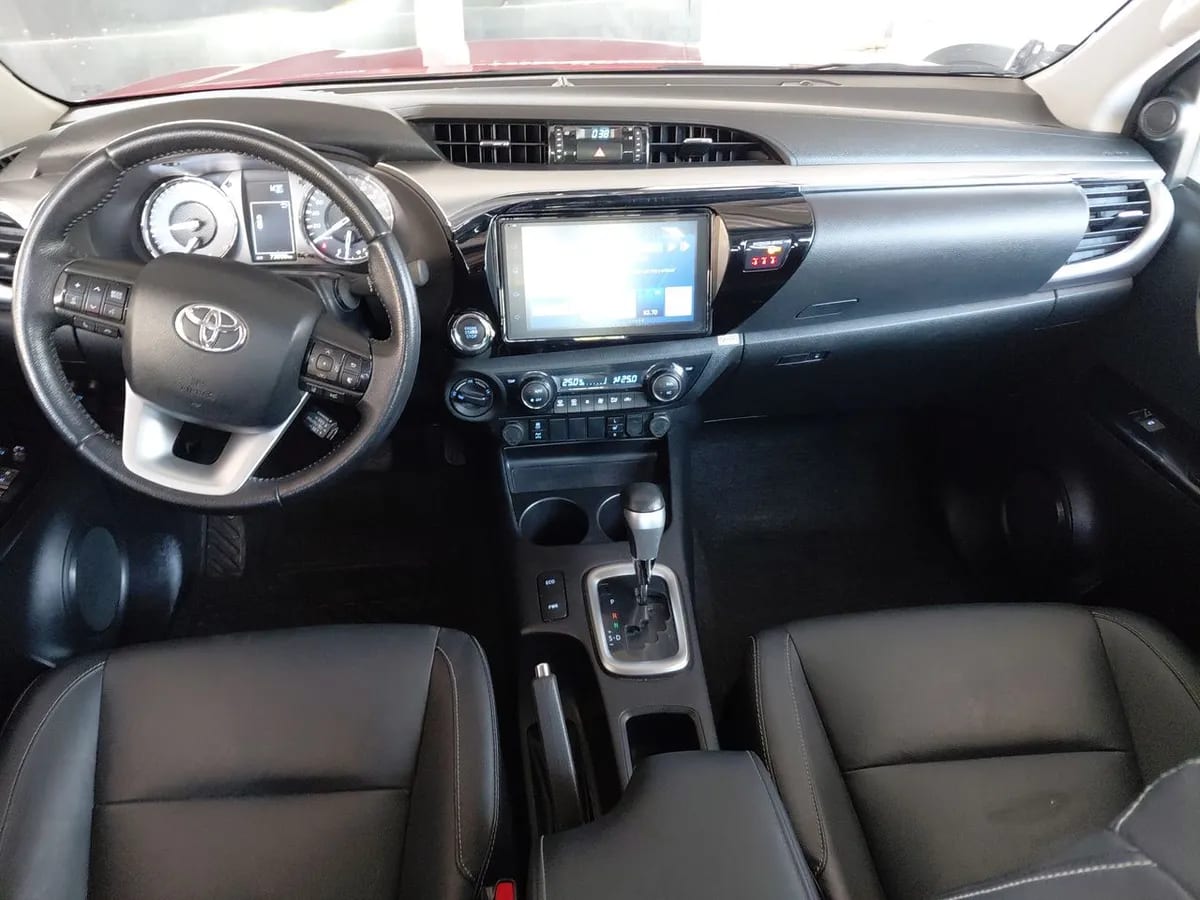 Toyota Hilux 2.8 Srv Diesel 4x4 Dob. Cab. At 4p año 2024