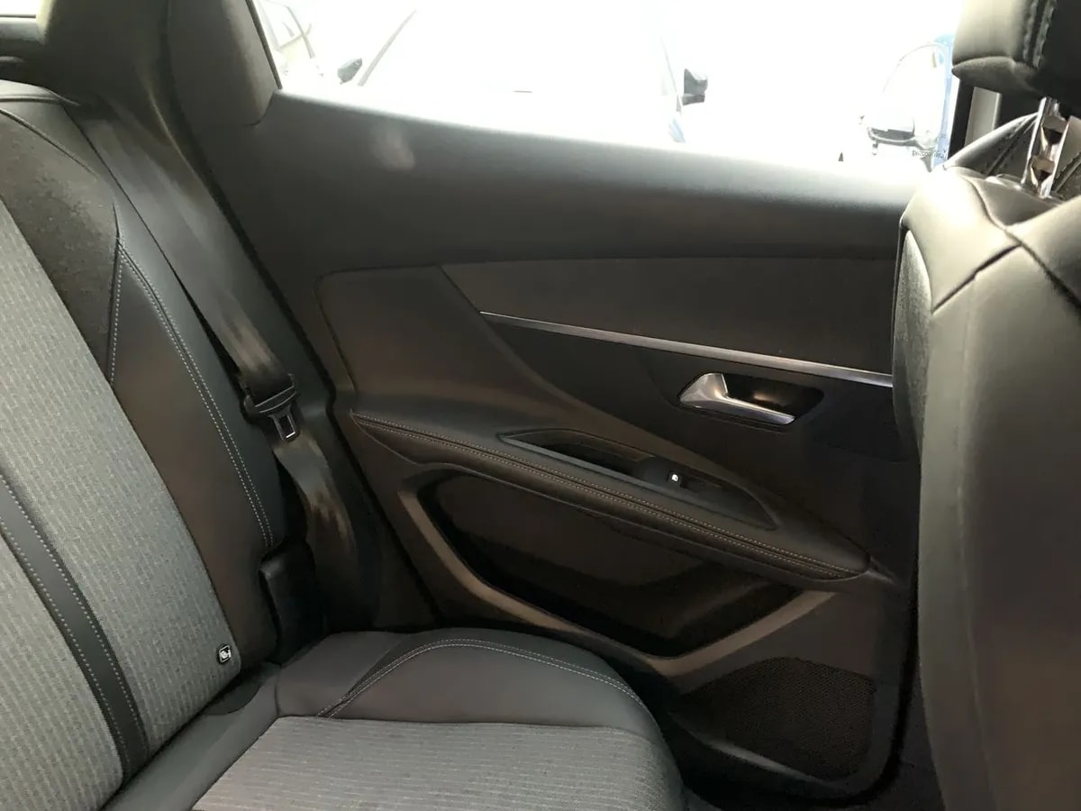 Peugeot 3008 1.6 Allure Pack Thp 165 4x2 Eat6 5p año 2024