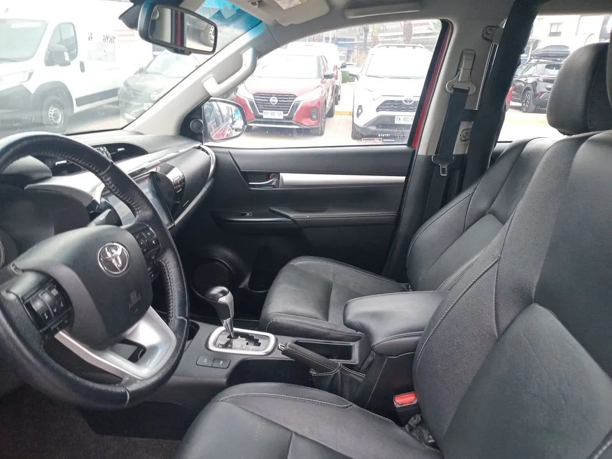 Toyota Hilux 2.8 Srv Diesel 4x4 Dob. Cab. At 4p año 2024