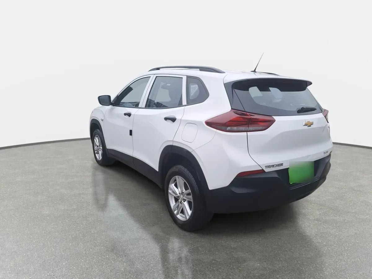 Chevrolet Tracker 1.2t Ls Fwd Mt 5p año 2023