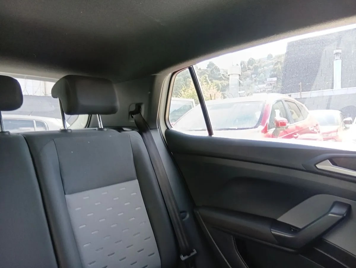 Volkswagen T-Cross 1.0 Tsi Comfortline 4x2 Mt5 5p año 2023