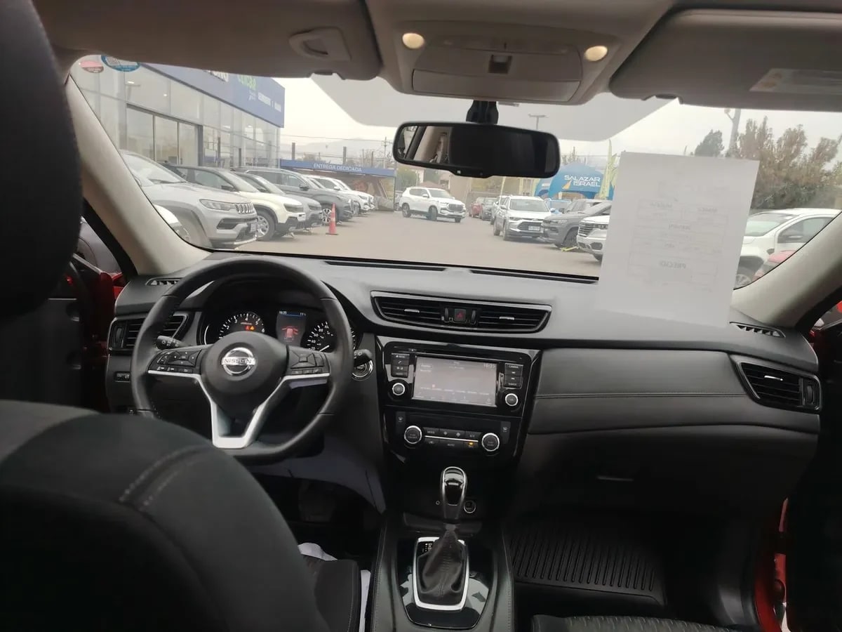 Nissan X-Trail 2.5 Advance 4x2 3row Cvt At 5p año 2023