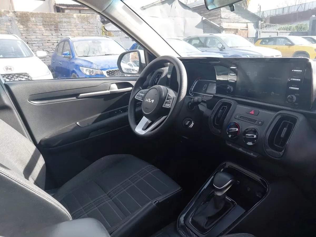 Kia Sonet 1.5 Ex 4x2 Ivt Ri At 5p año 2025
