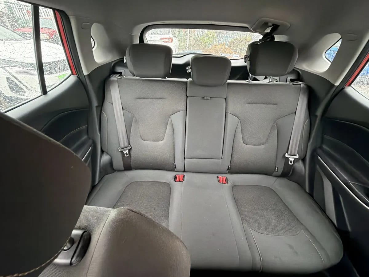 JAC Js4 1.6 Comfort 4x2 Bicolor Mt 5p año 2023