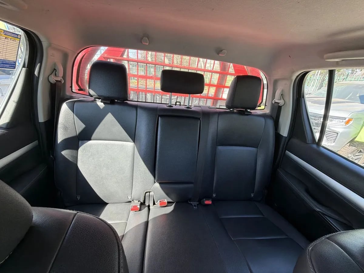 Toyota Hilux 2.8 Srv Diesel 4x4 Dob. Cab. At 4p año 2024