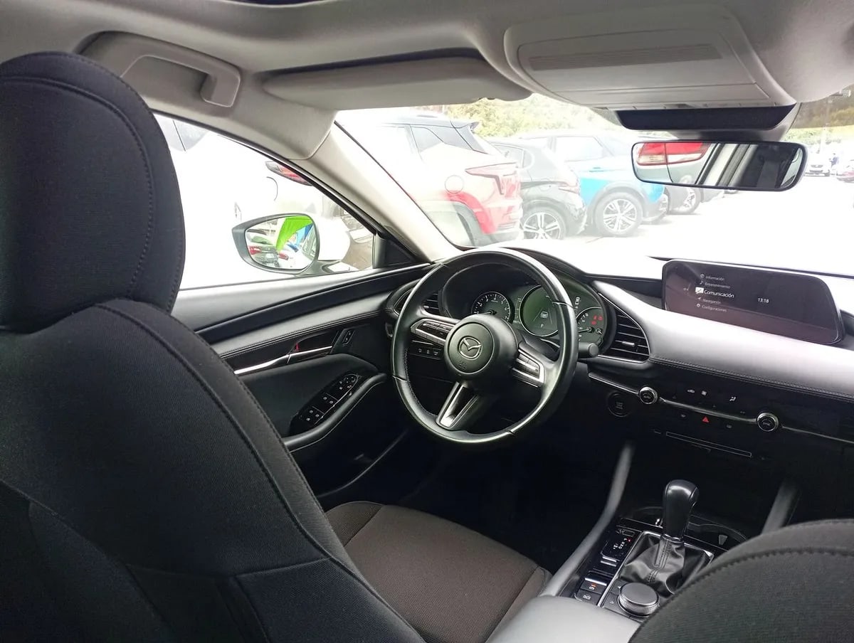 Mazda 3 2.0 V 4x2 Sdn 6at 4p año 2023