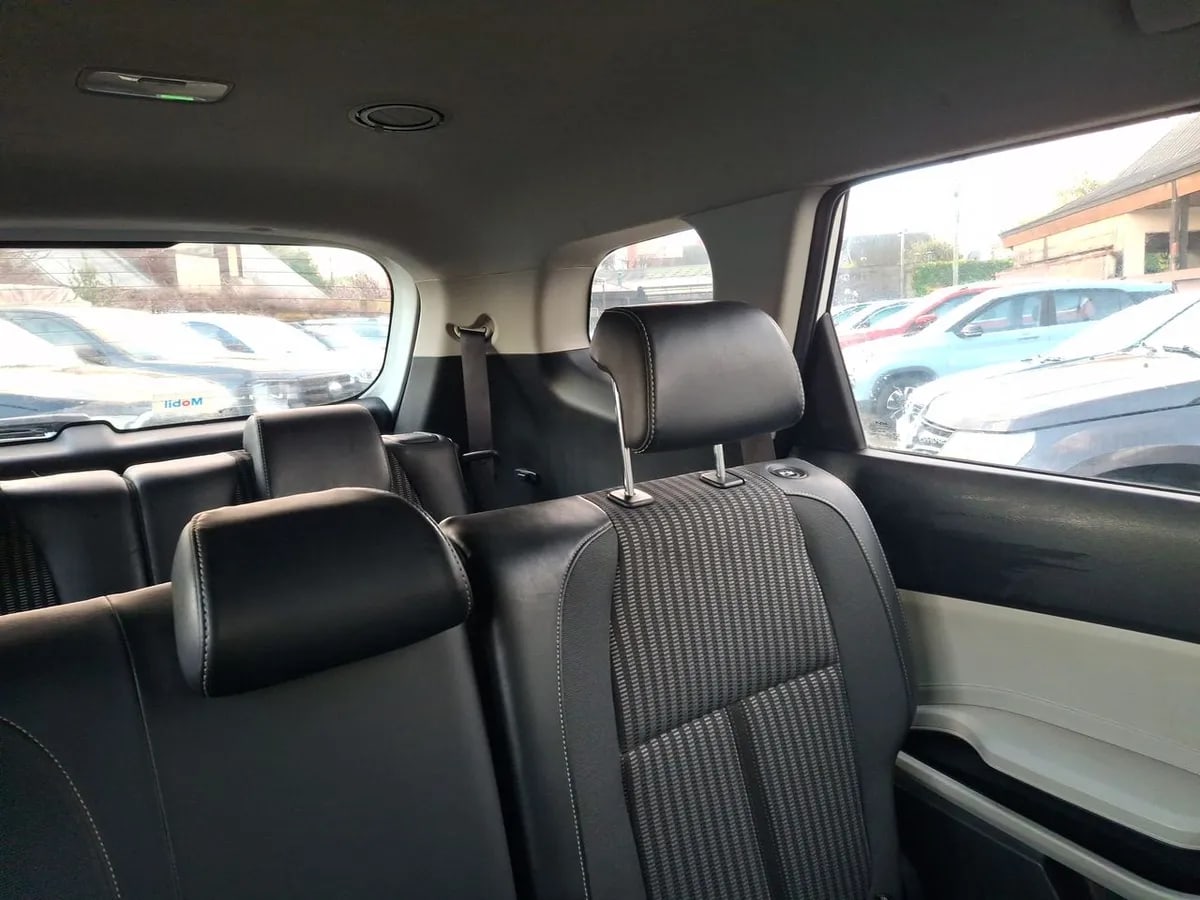 Kia Carens 1.4l Ex Turbo-Gdi 4x2 7dct At 5p año 2023