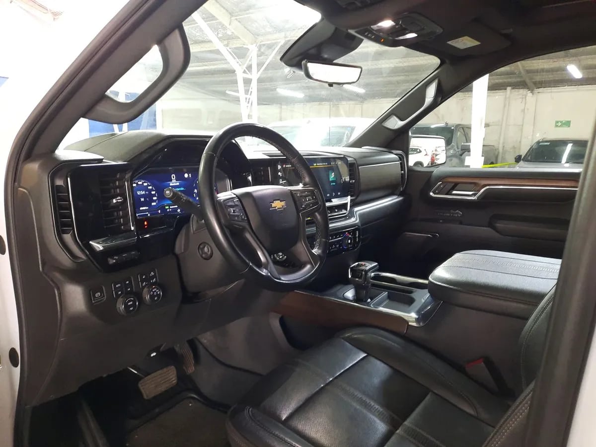 Chevrolet Silverado 3.0 High Country 4x4 At 4p año 2023