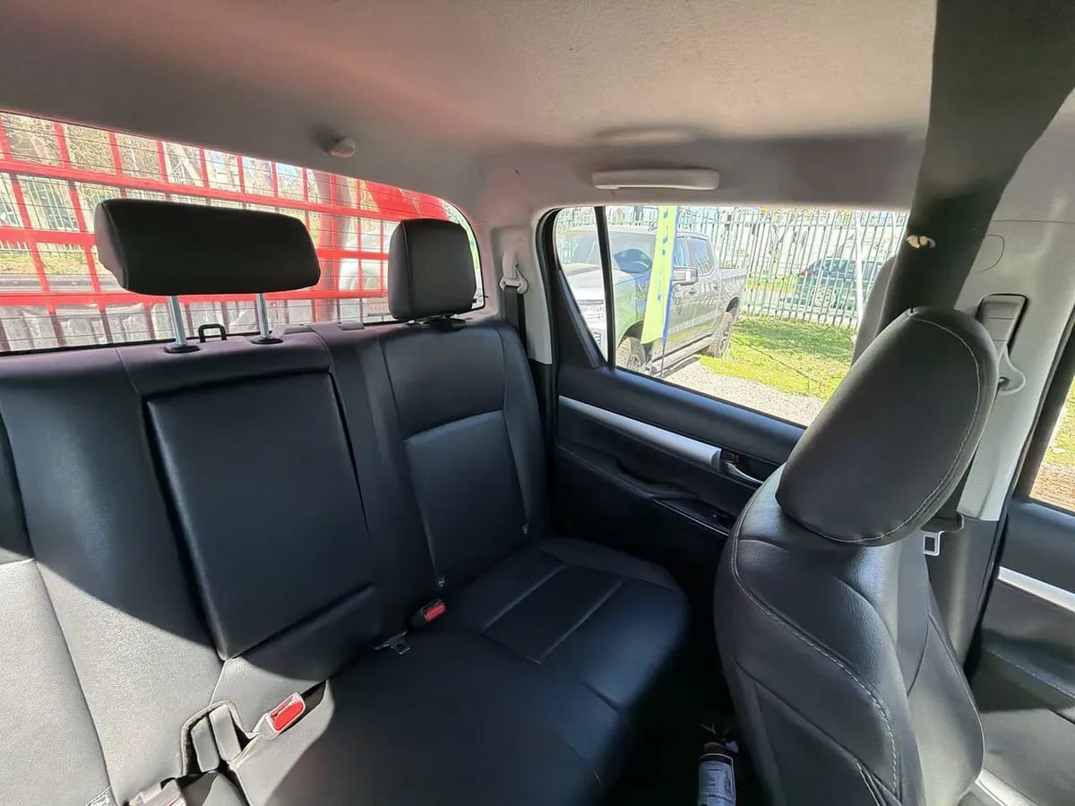 Toyota Hilux 2.8 Srv Diesel 4x4 Dob. Cab. At 4p año 2024