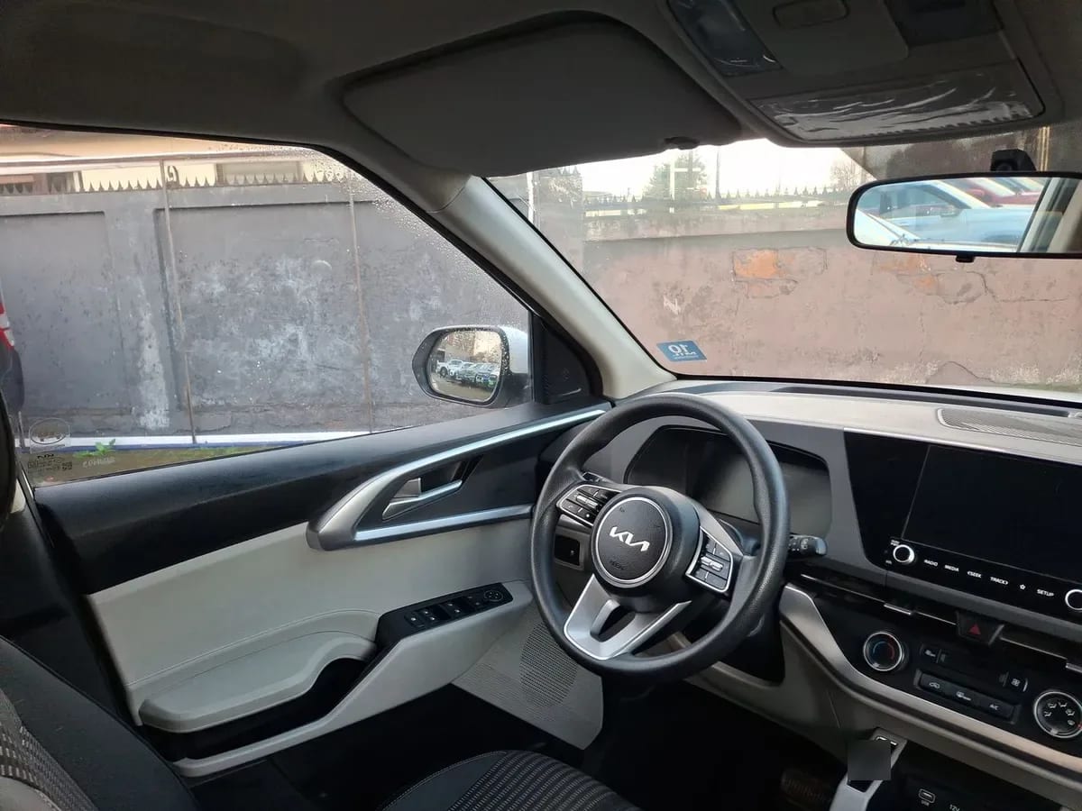 Kia Carens 1.4l Ex Turbo-Gdi 4x2 7dct At 5p año 2023