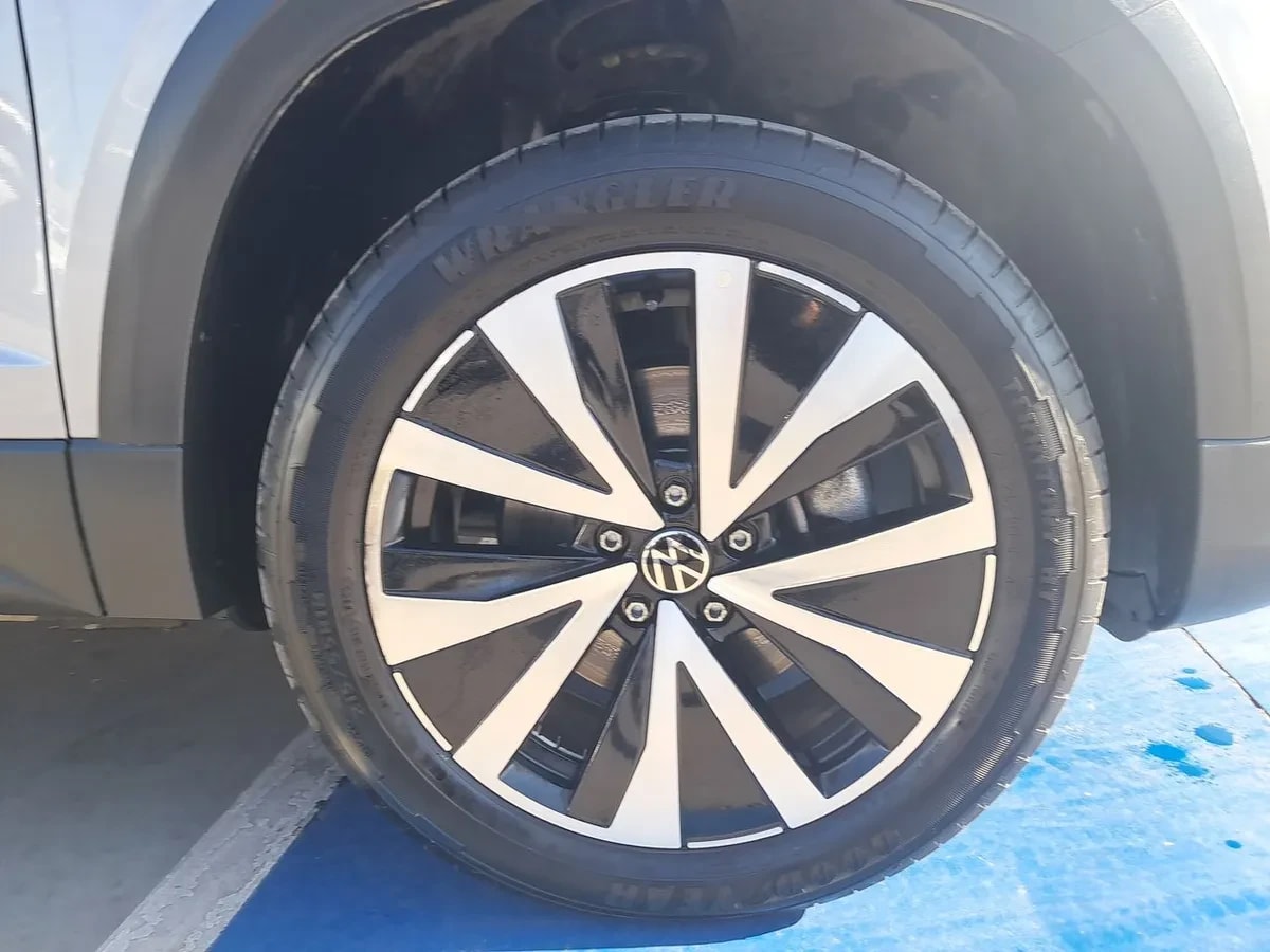 Volkswagen Taos 1.4 Tsi Comfortline 4x2 At 5p año 2026