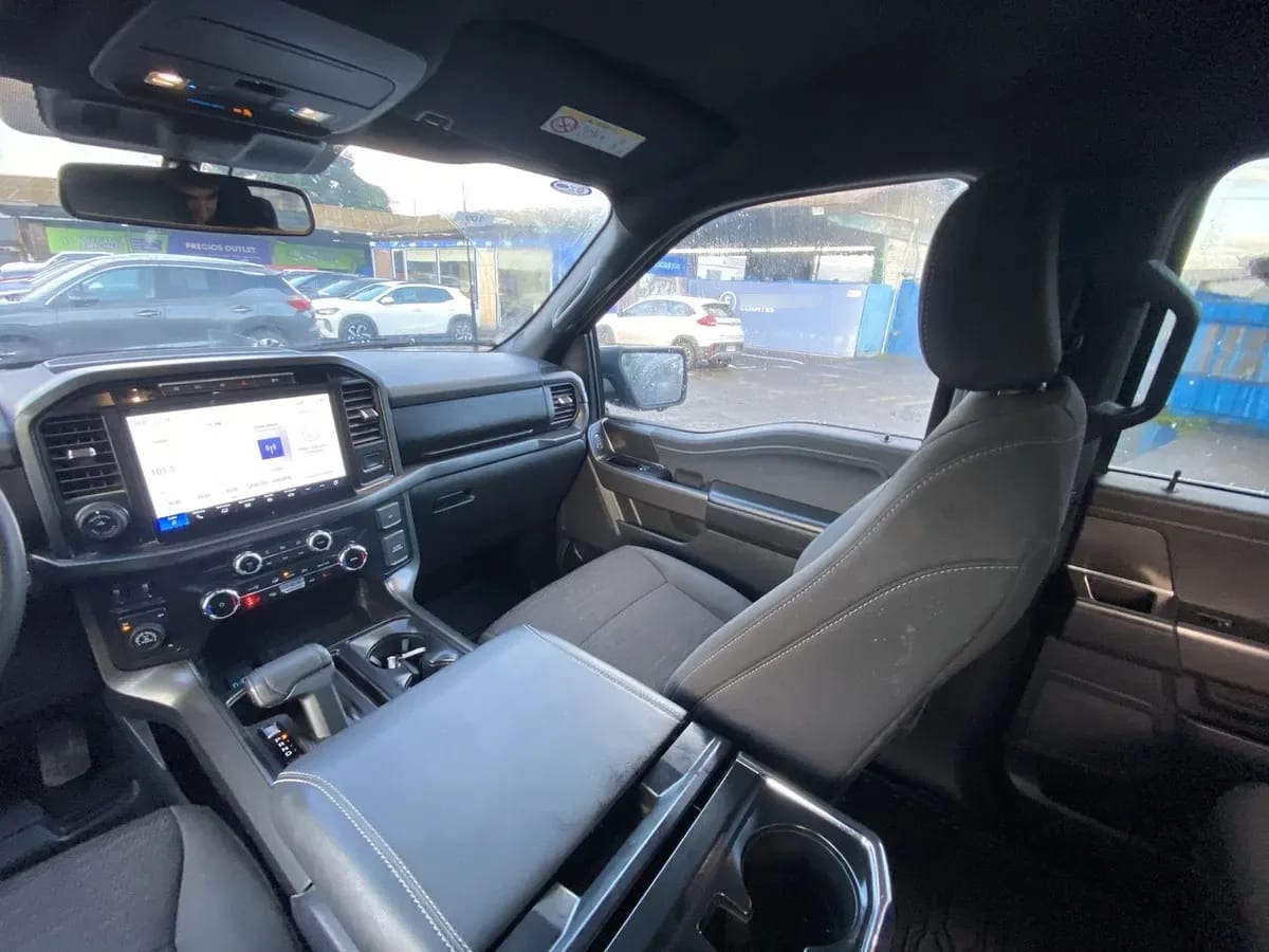 Ford F-150 5.0 Xlt Cc Dob. Cab. 4x4 At 4p año 2025