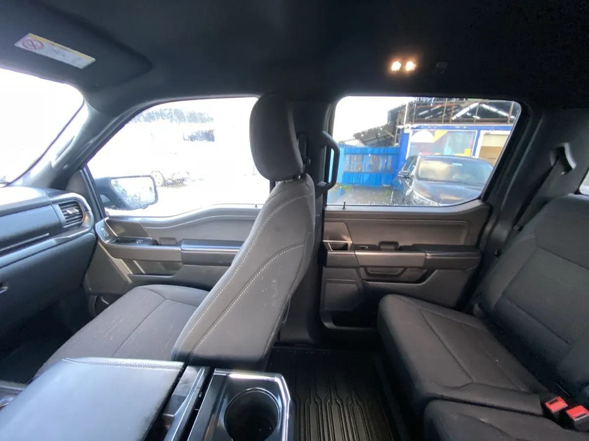 Ford F-150 5.0 Xlt Cc Dob. Cab. 4x4 At 4p año 2025