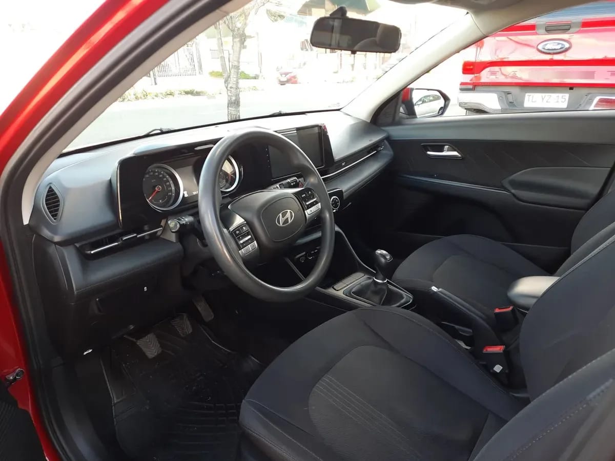 Hyundai Accent 1.5 Design 4x2 Mt 4p año 2024