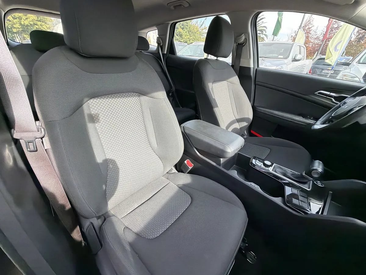 Kia Sportage 2.0 Ex Dies 2wd 8at 5p año 2025