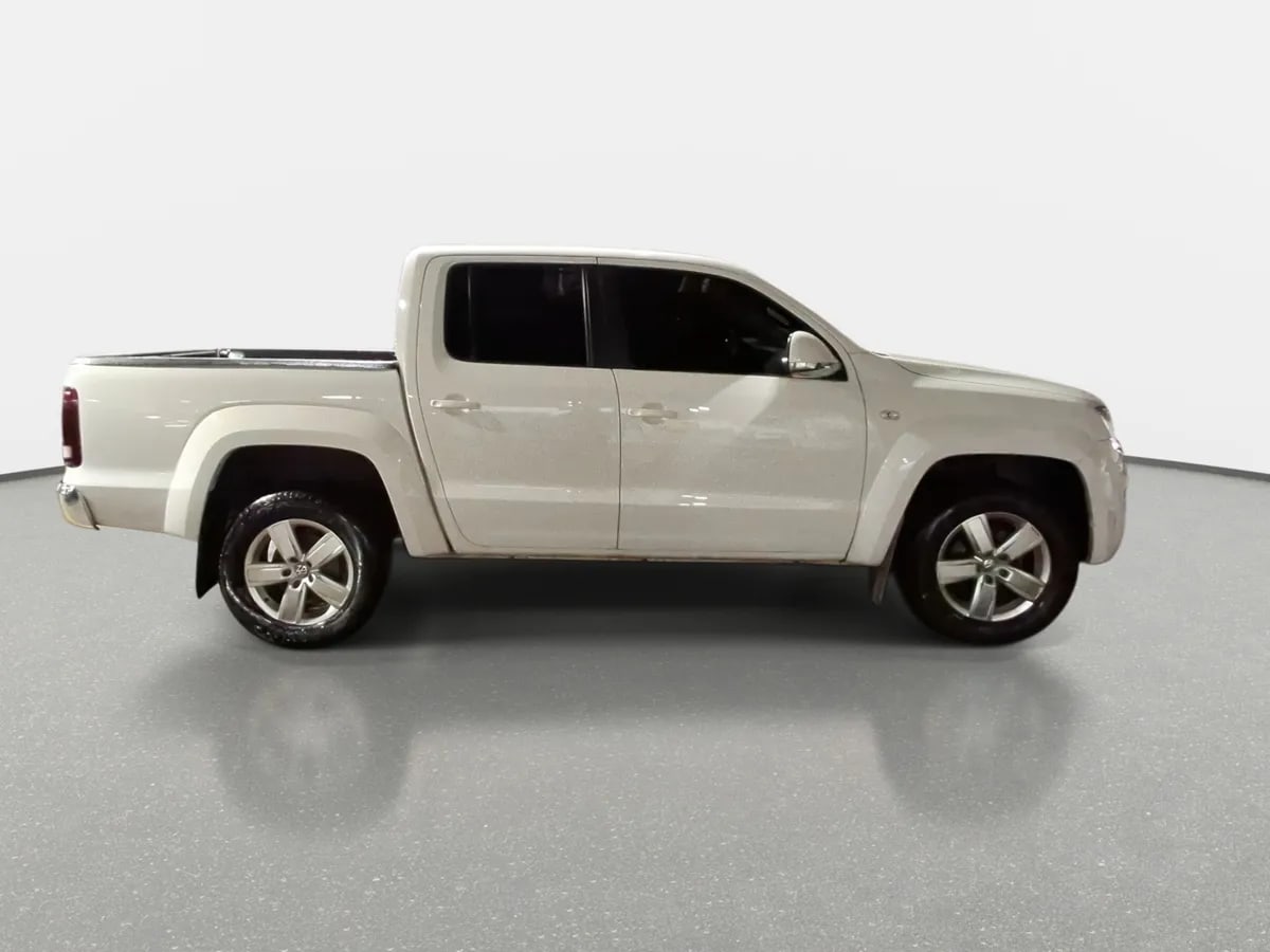 Volkswagen Amarok 2.0 Highline Diesel 4motion 4x4 Dob. Cab. At 4p año 2023