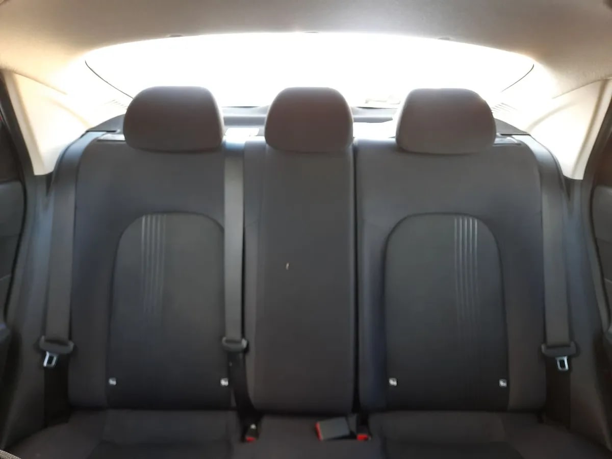 Hyundai Accent 1.5 Design 4x2 Mt 4p año 2024